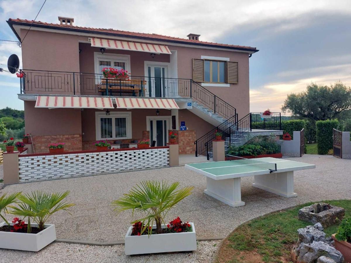 Apartments Baksa Kanfanar Εξωτερικό φωτογραφία