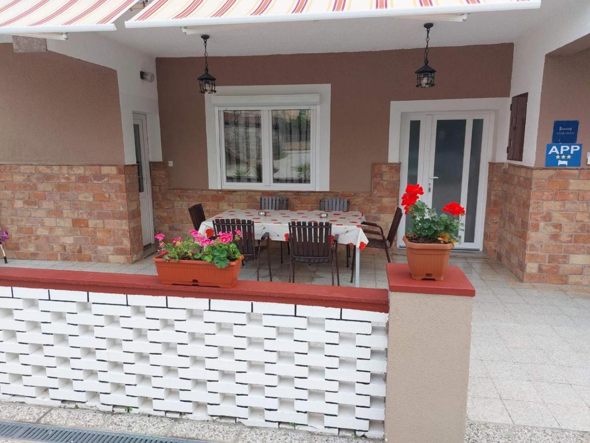 Apartments Baksa Kanfanar Εξωτερικό φωτογραφία