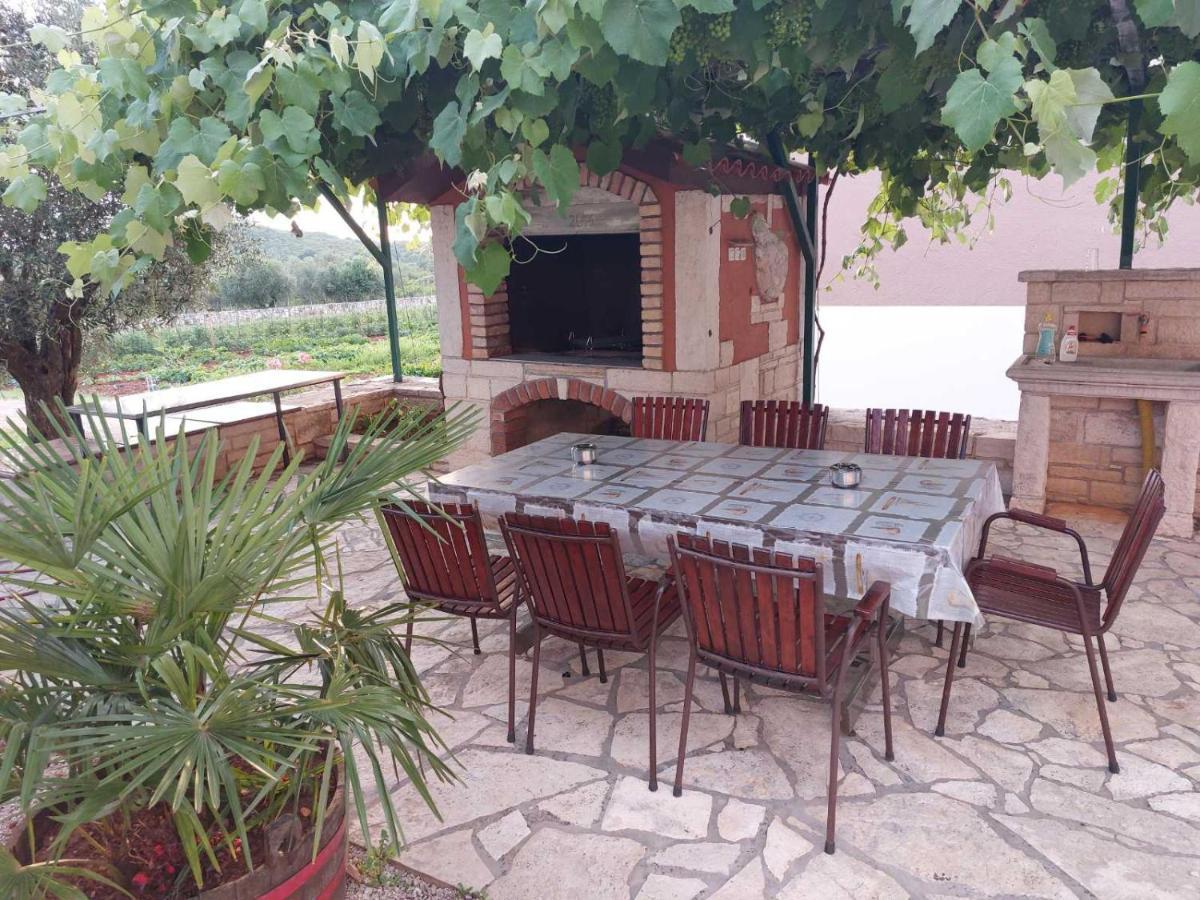 Apartments Baksa Kanfanar Εξωτερικό φωτογραφία