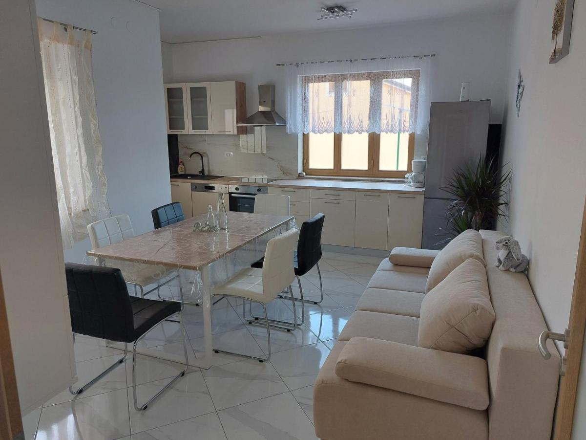 Apartments Baksa Kanfanar Εξωτερικό φωτογραφία