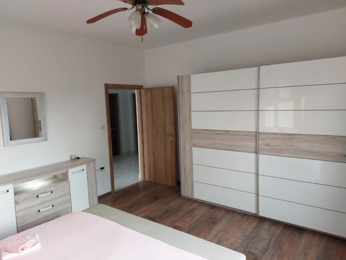 Apartments Baksa Kanfanar Εξωτερικό φωτογραφία