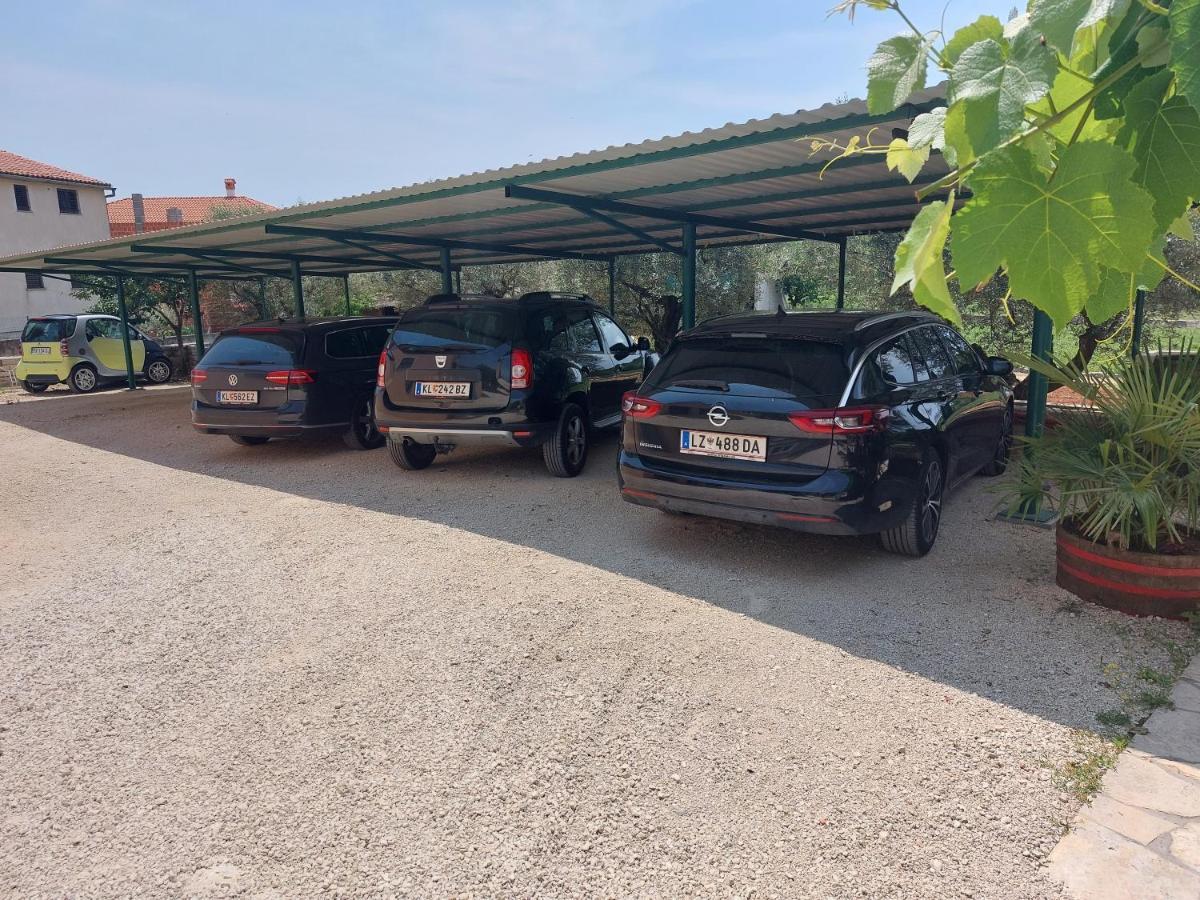 Apartments Baksa Kanfanar Εξωτερικό φωτογραφία