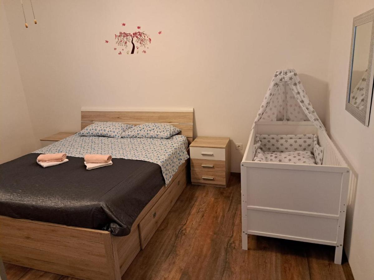 Apartments Baksa Kanfanar Εξωτερικό φωτογραφία