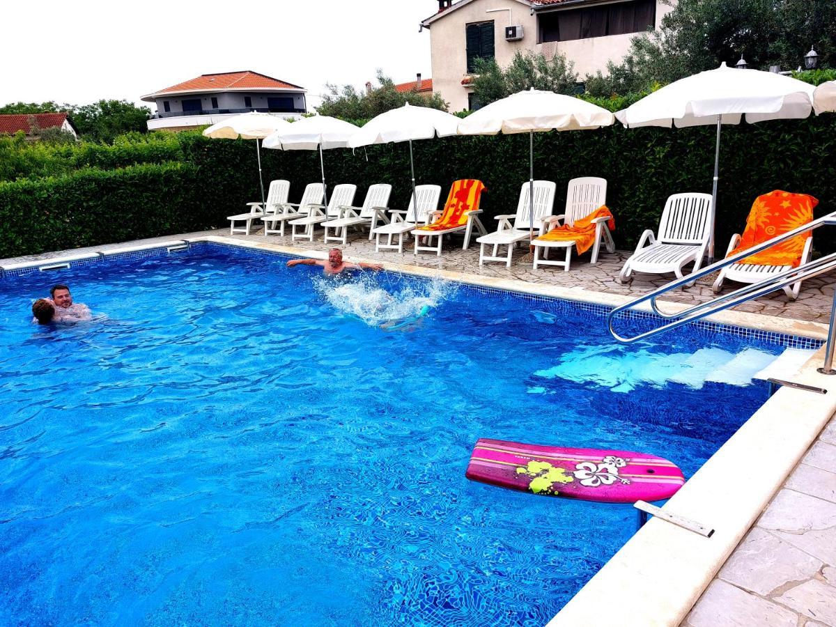 Apartments Baksa Kanfanar Εξωτερικό φωτογραφία