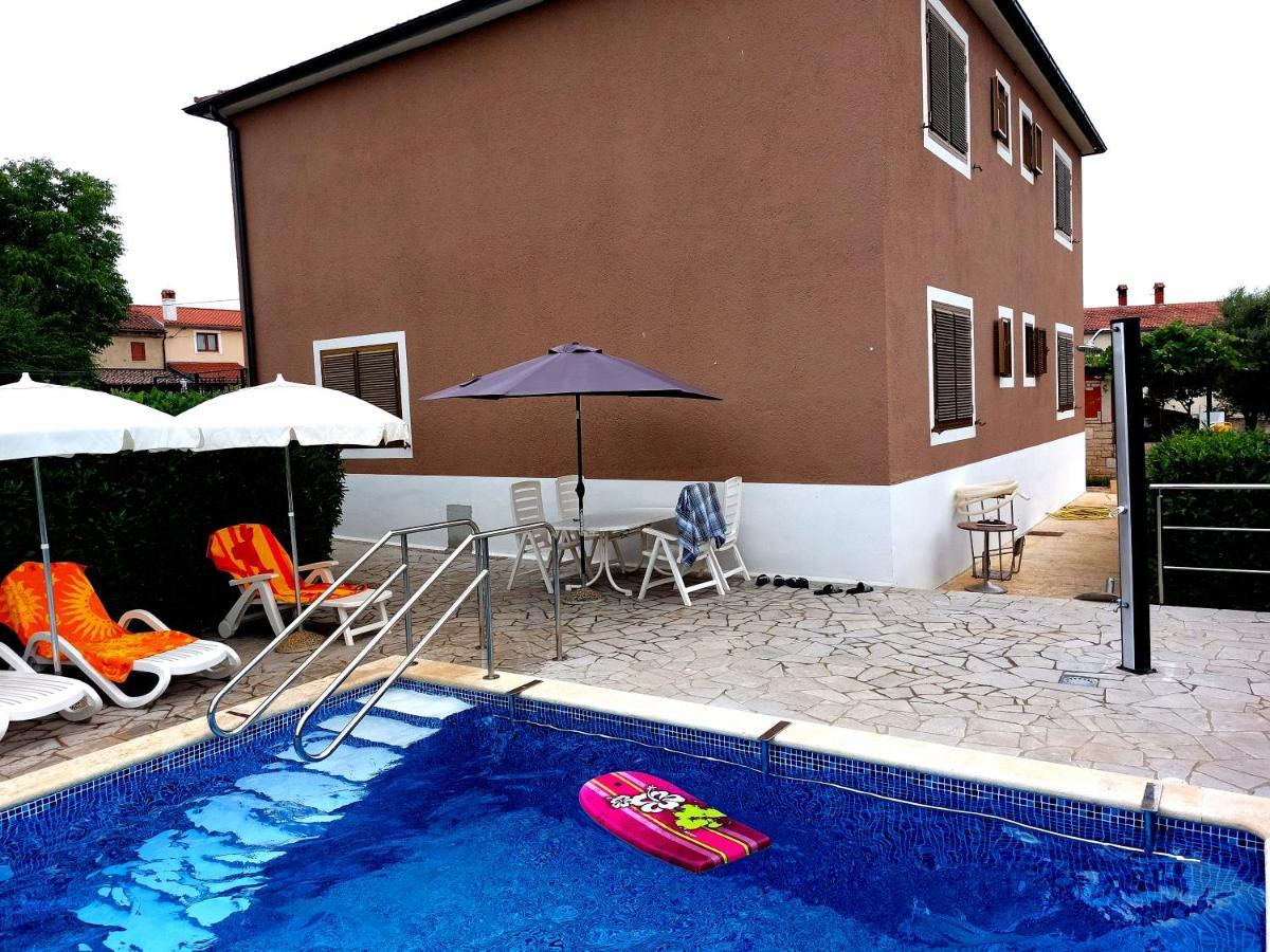 Apartments Baksa Kanfanar Εξωτερικό φωτογραφία